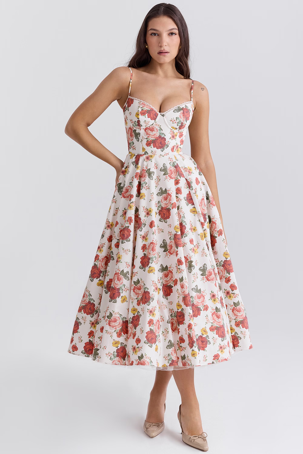 Elegant Royale Dress – Flattering Silhouette & Timeless Charm