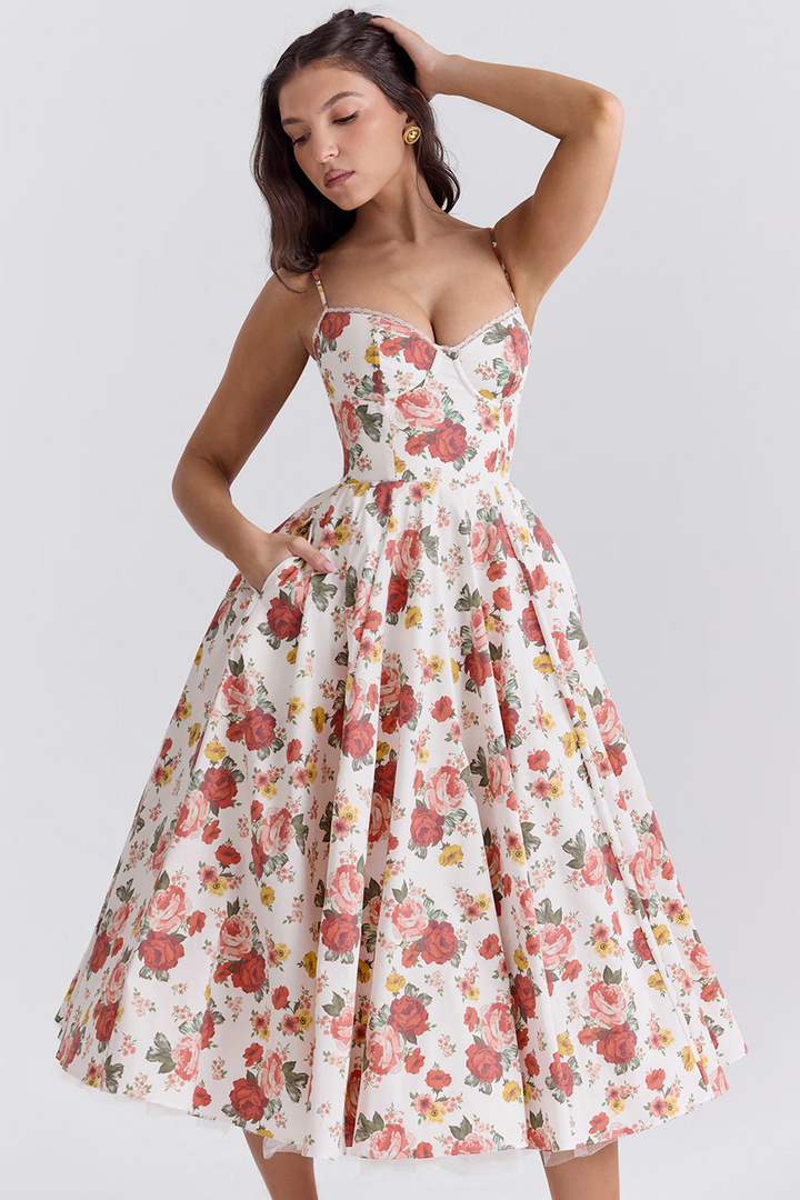 Elegant Royale Dress – Flattering Silhouette & Timeless Charm