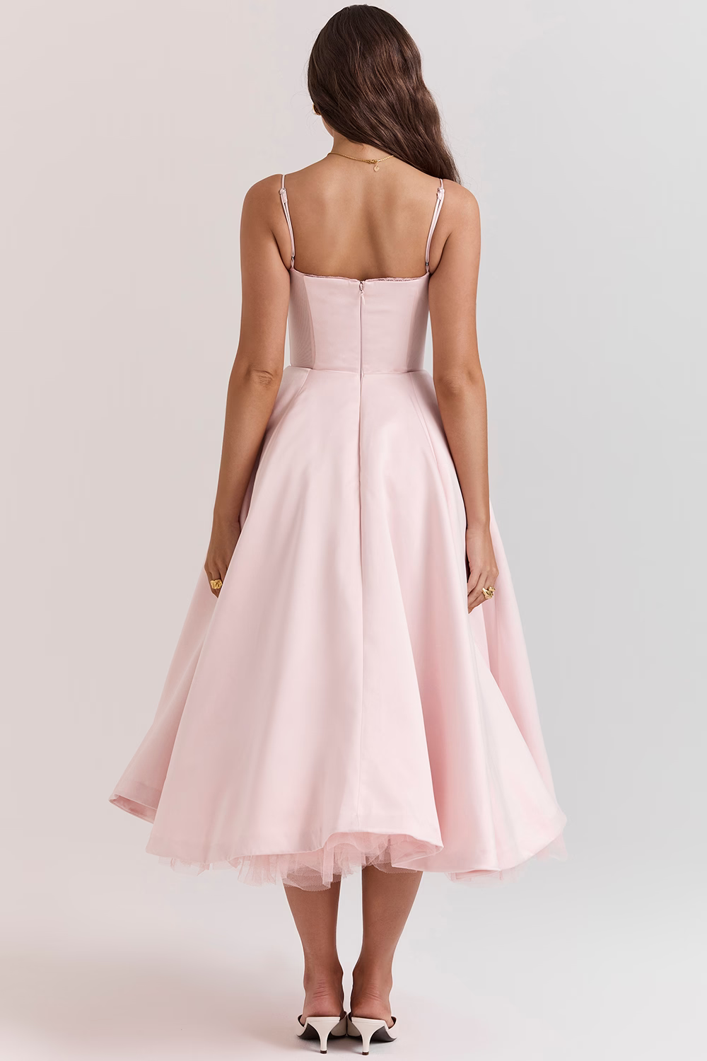Elegant Royale Dress – Flattering Silhouette & Timeless Charm