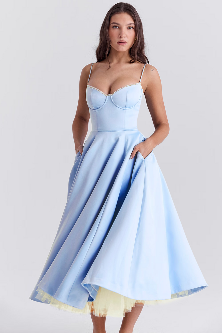 Elegant Royale Dress – Flattering Silhouette & Timeless Charm