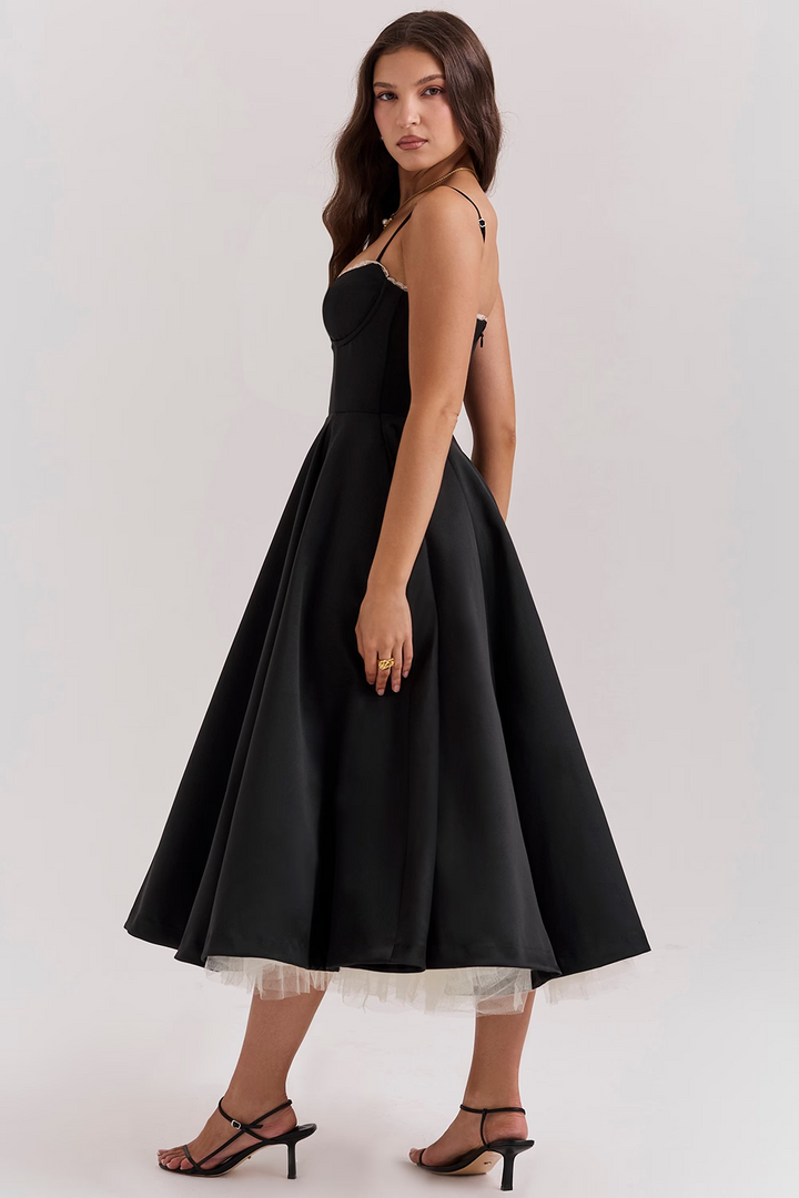 Elegant Royale Dress – Flattering Silhouette & Timeless Charm