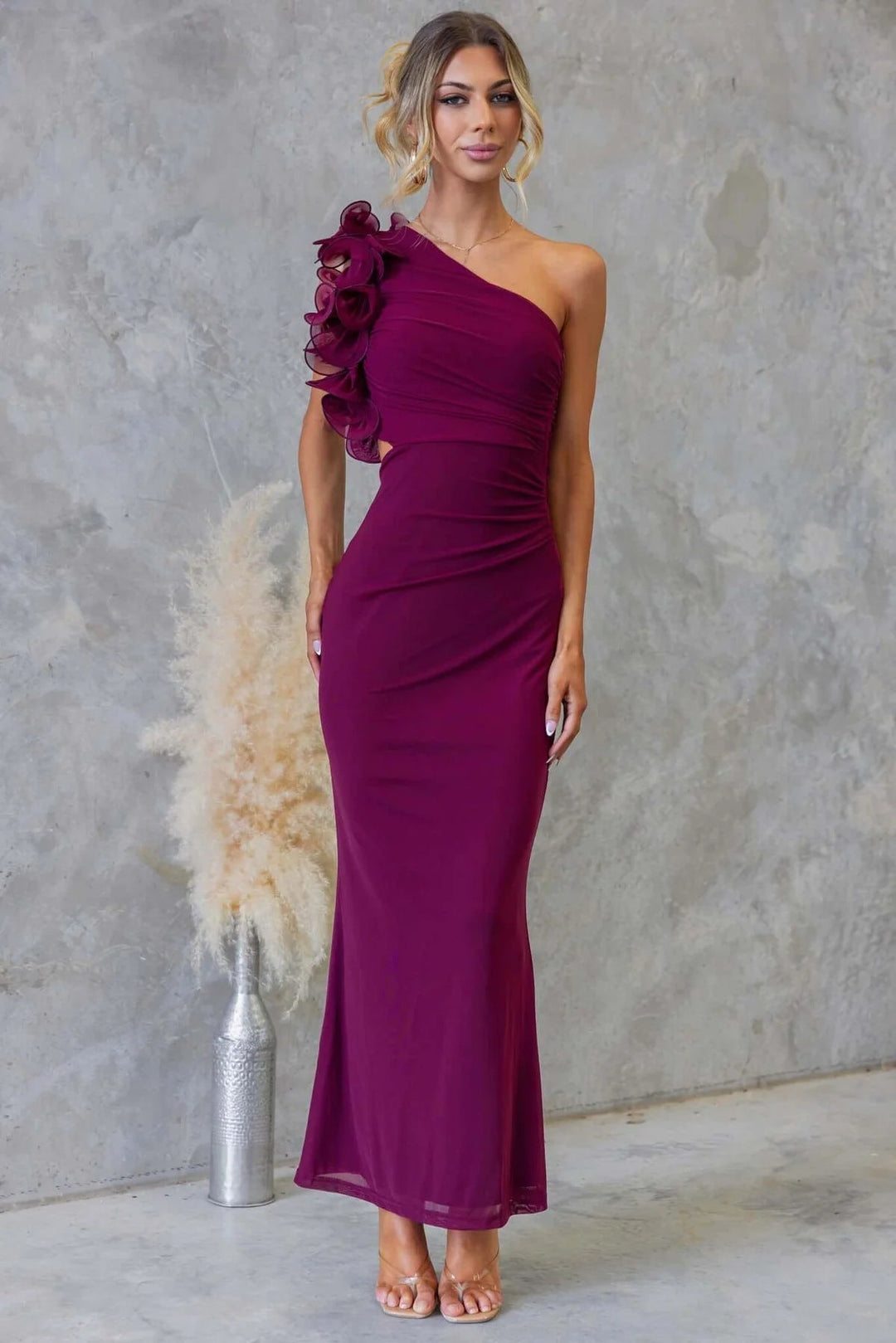 Elegant Wedding Guest Maxi Dress with Ruffle Shoulder