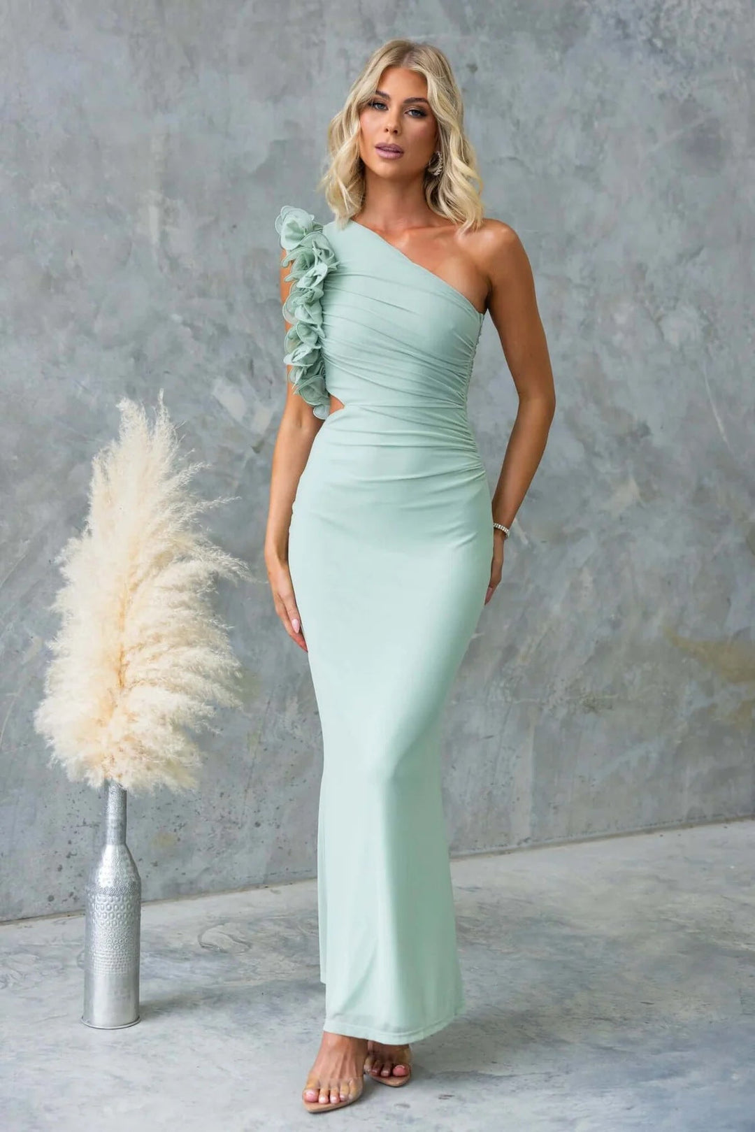 Elegant Wedding Guest Maxi Dress with Ruffle Shoulder